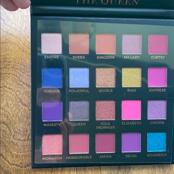 Eyeshadow palette THE QUEEN ELOISE - Picture 2 of 4